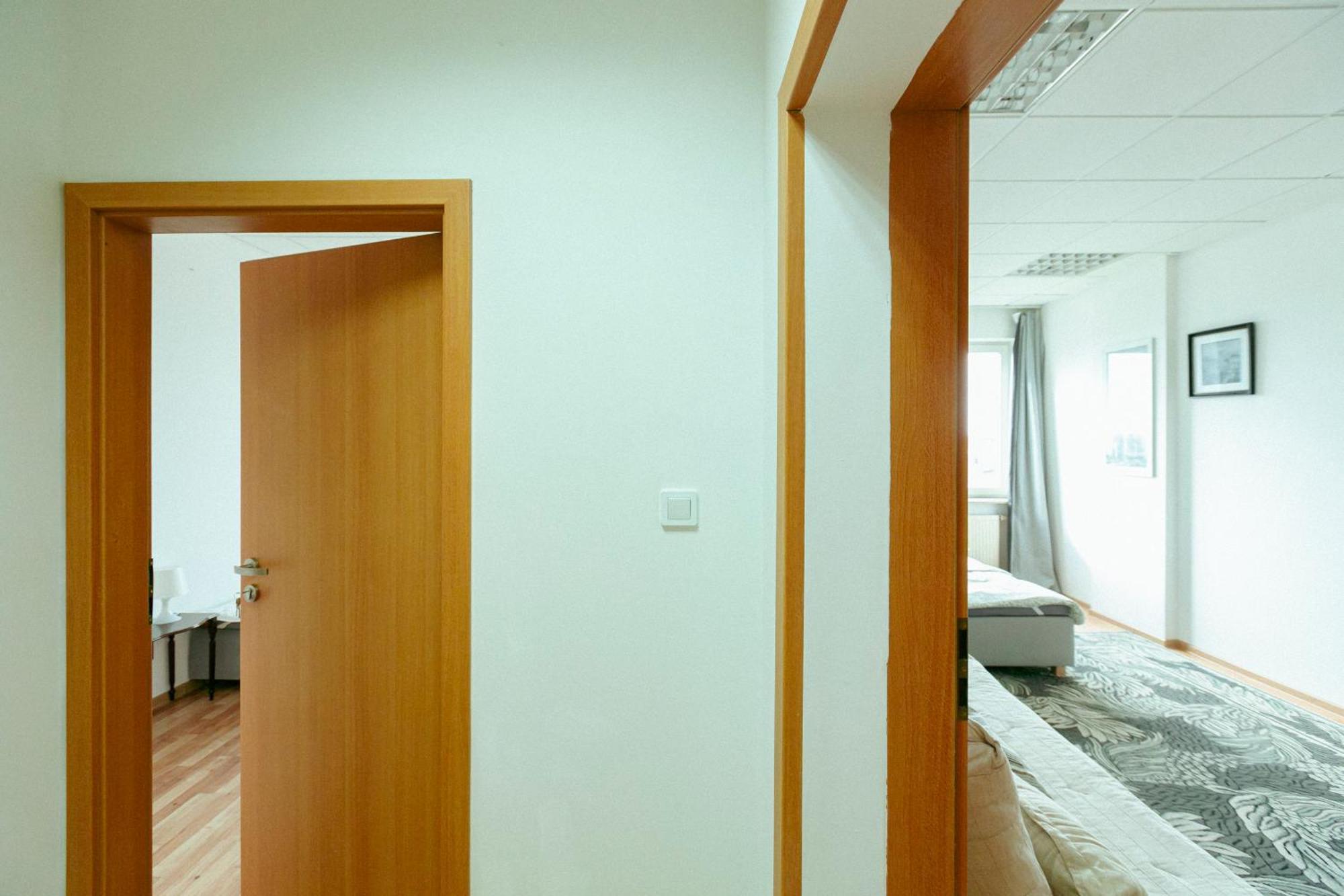 Hostel Metro Kabaty Варшава Экстерьер фото