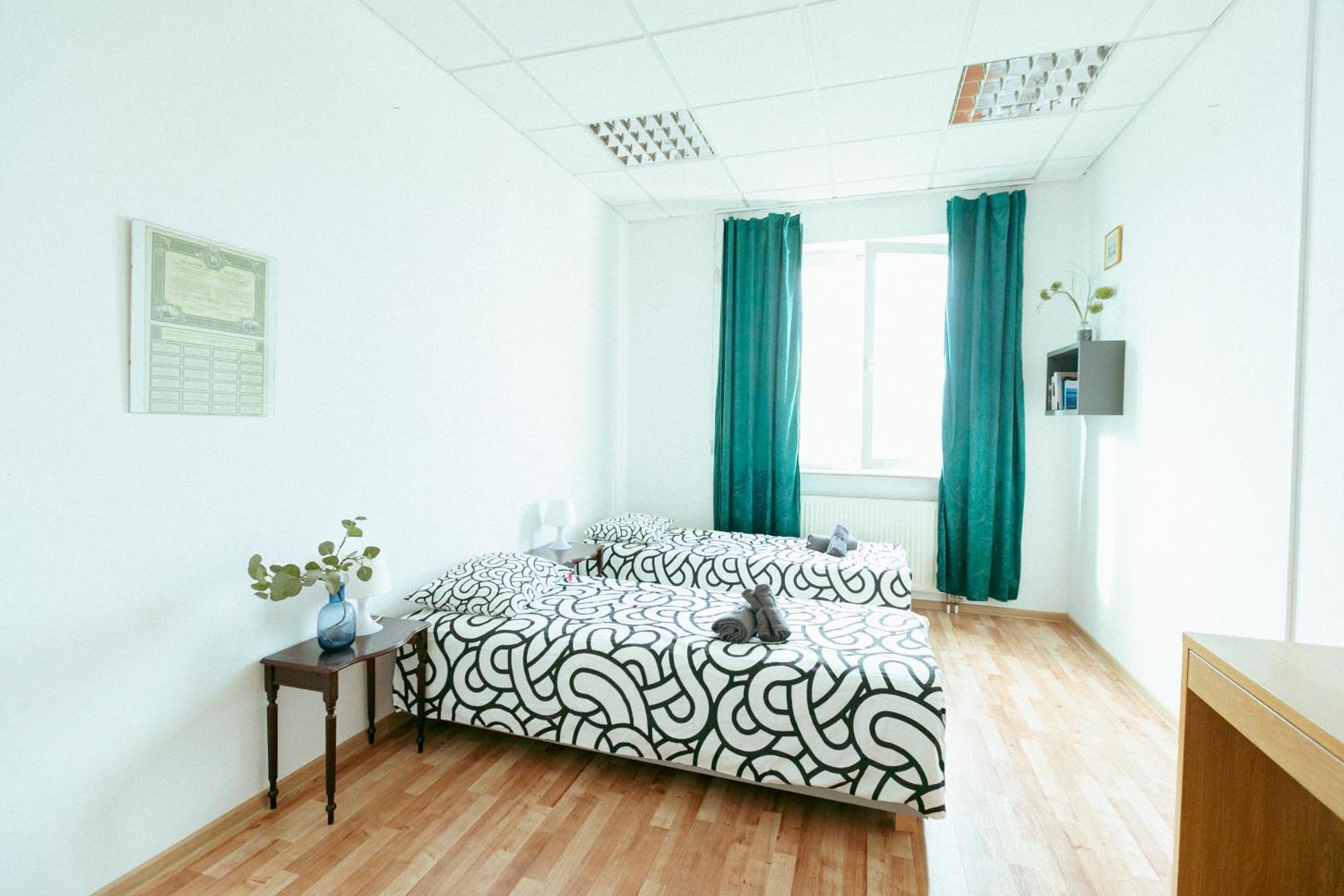 Hostel Metro Kabaty Варшава Экстерьер фото