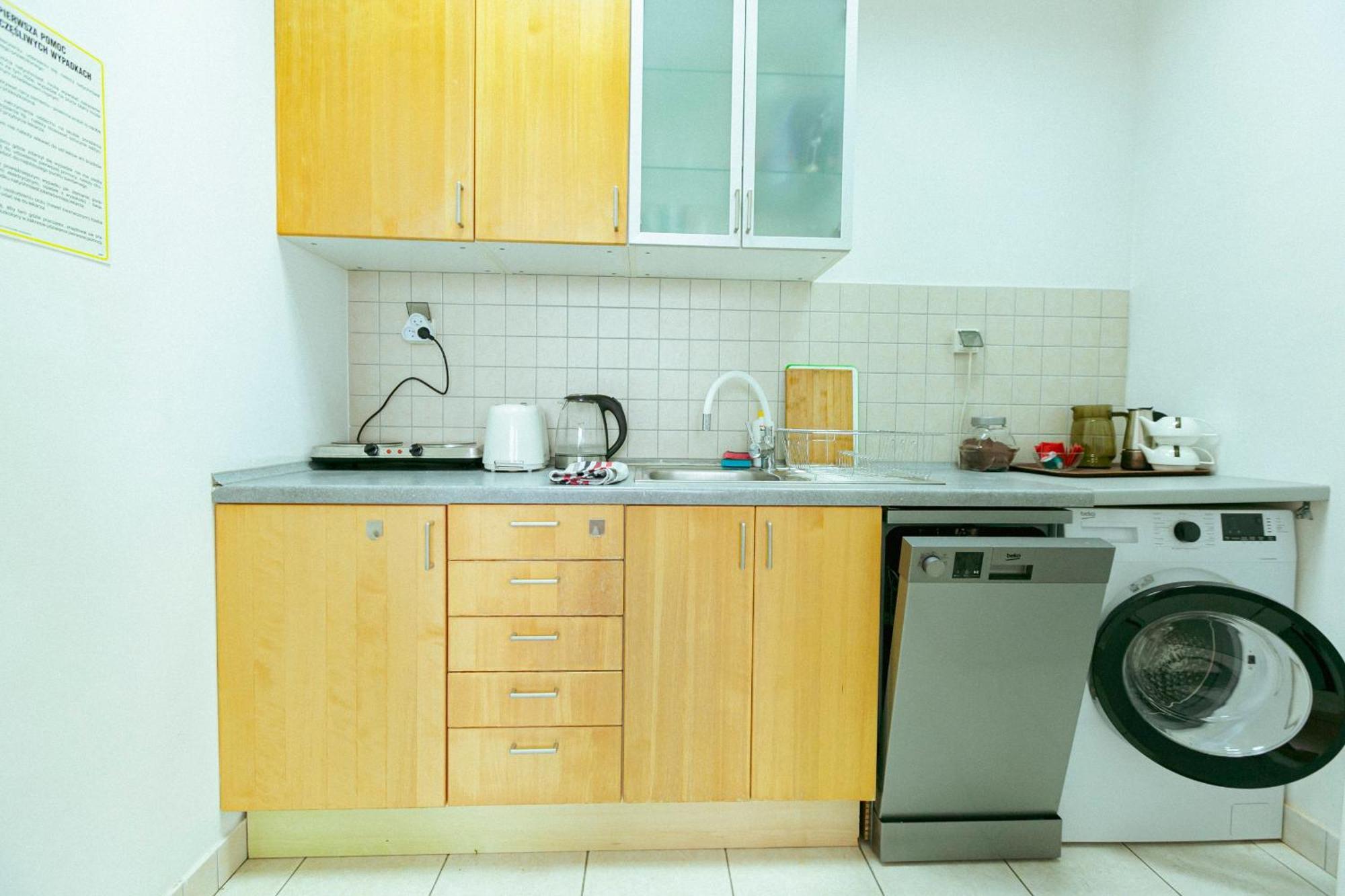 Hostel Metro Kabaty Варшава Экстерьер фото