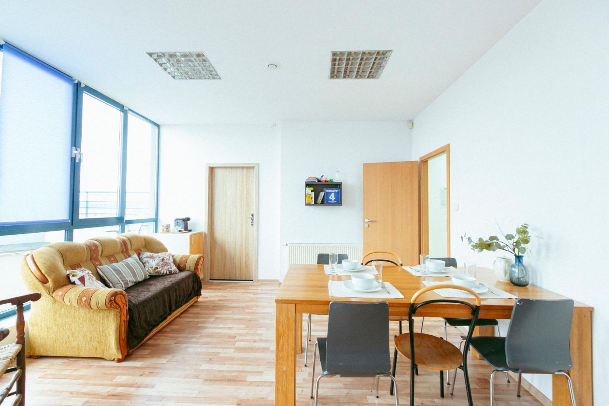 Hostel Metro Kabaty Варшава Экстерьер фото