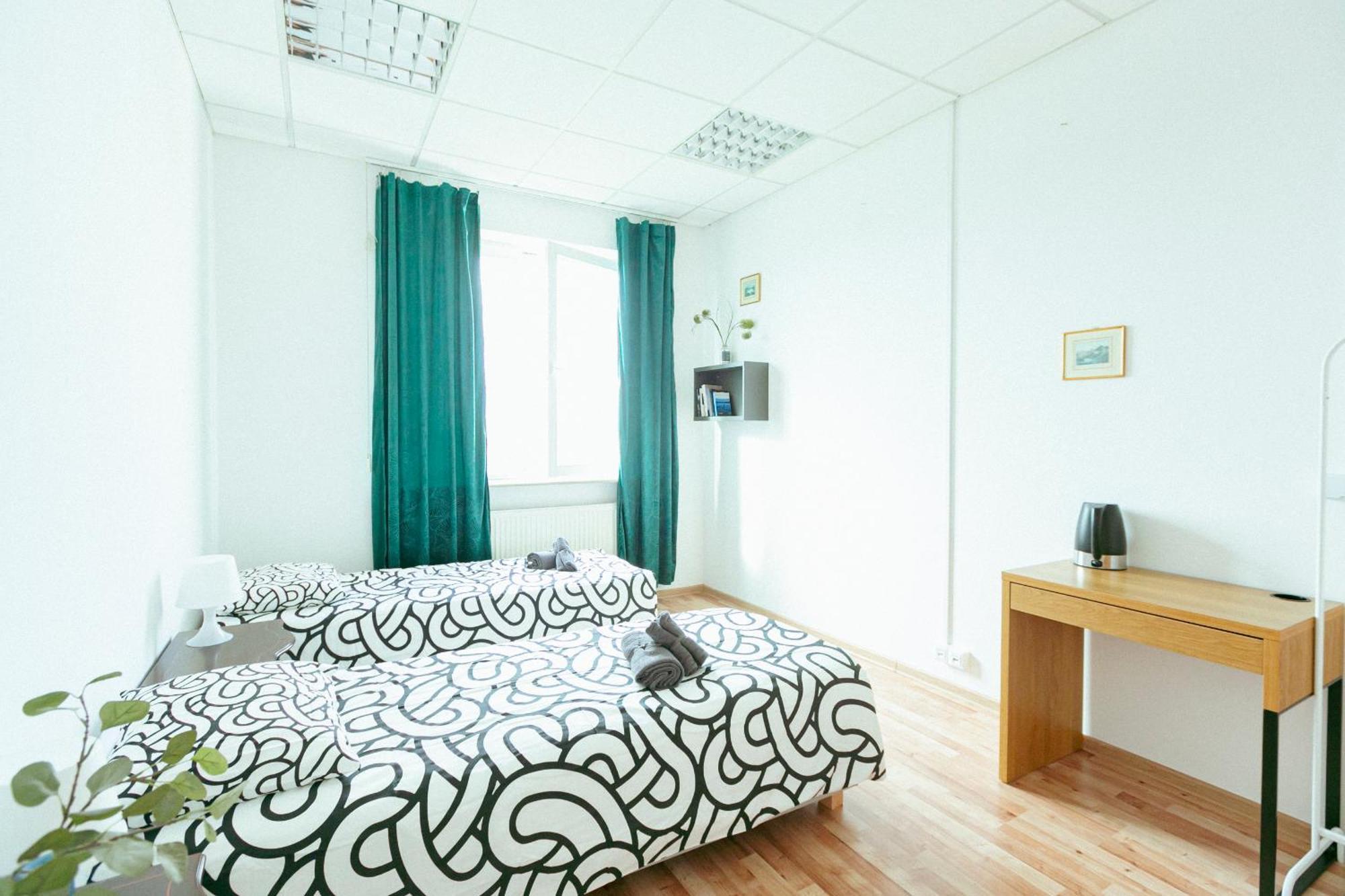 Hostel Metro Kabaty Варшава Экстерьер фото