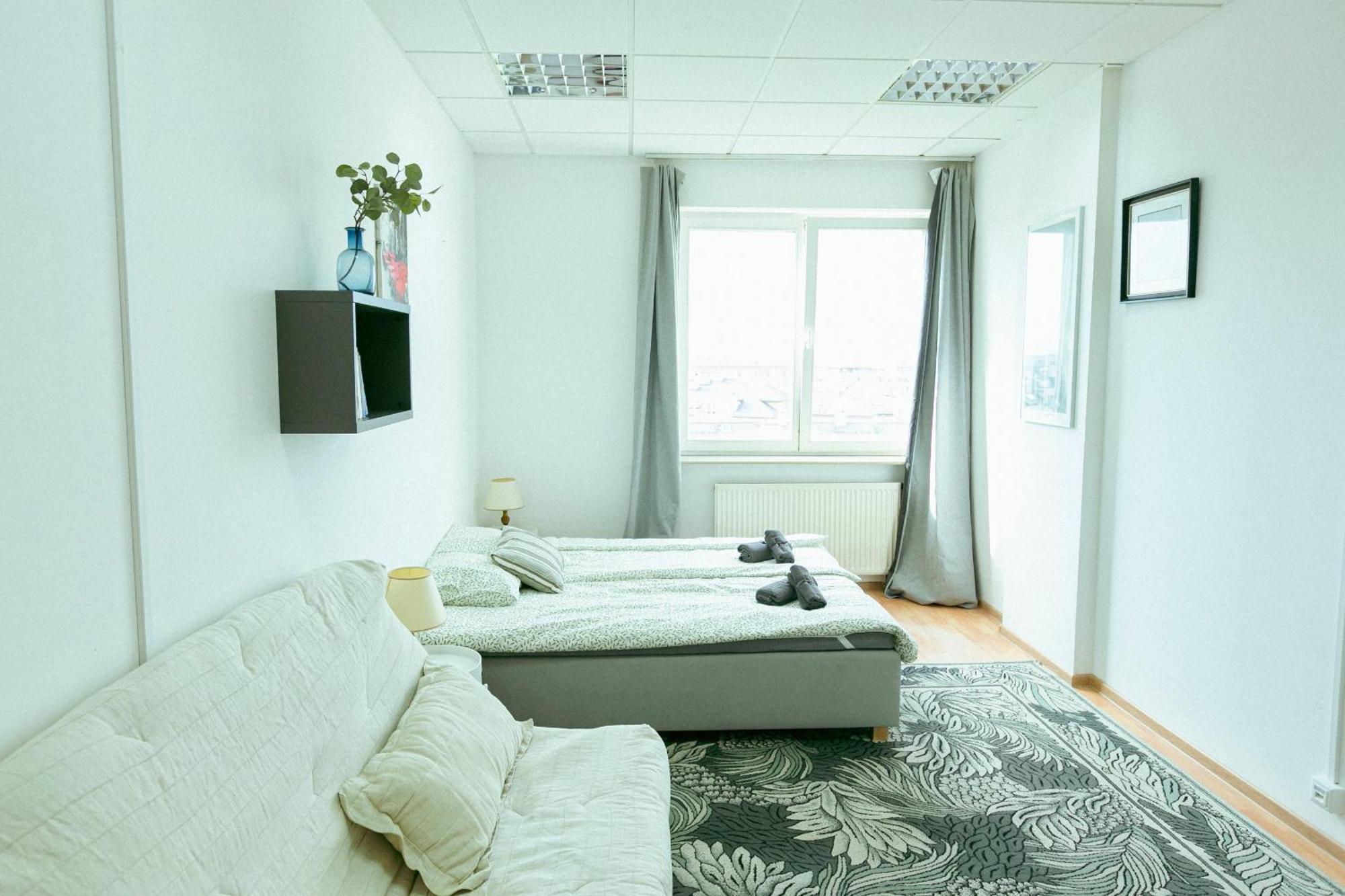 Hostel Metro Kabaty Варшава Экстерьер фото