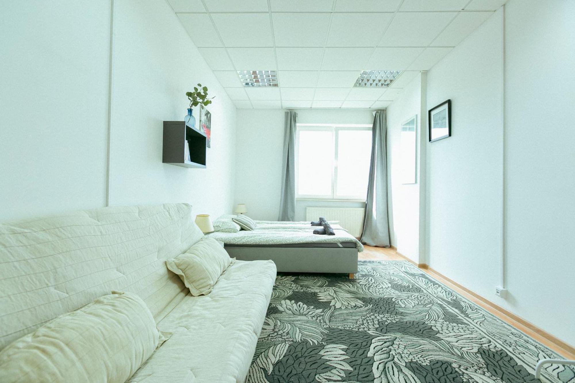 Hostel Metro Kabaty Варшава Экстерьер фото