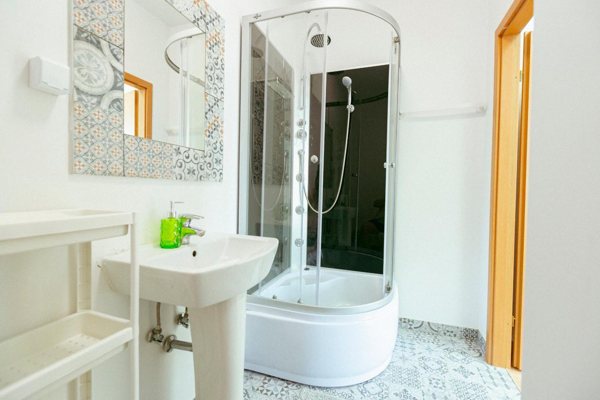 Hostel Metro Kabaty Варшава Экстерьер фото