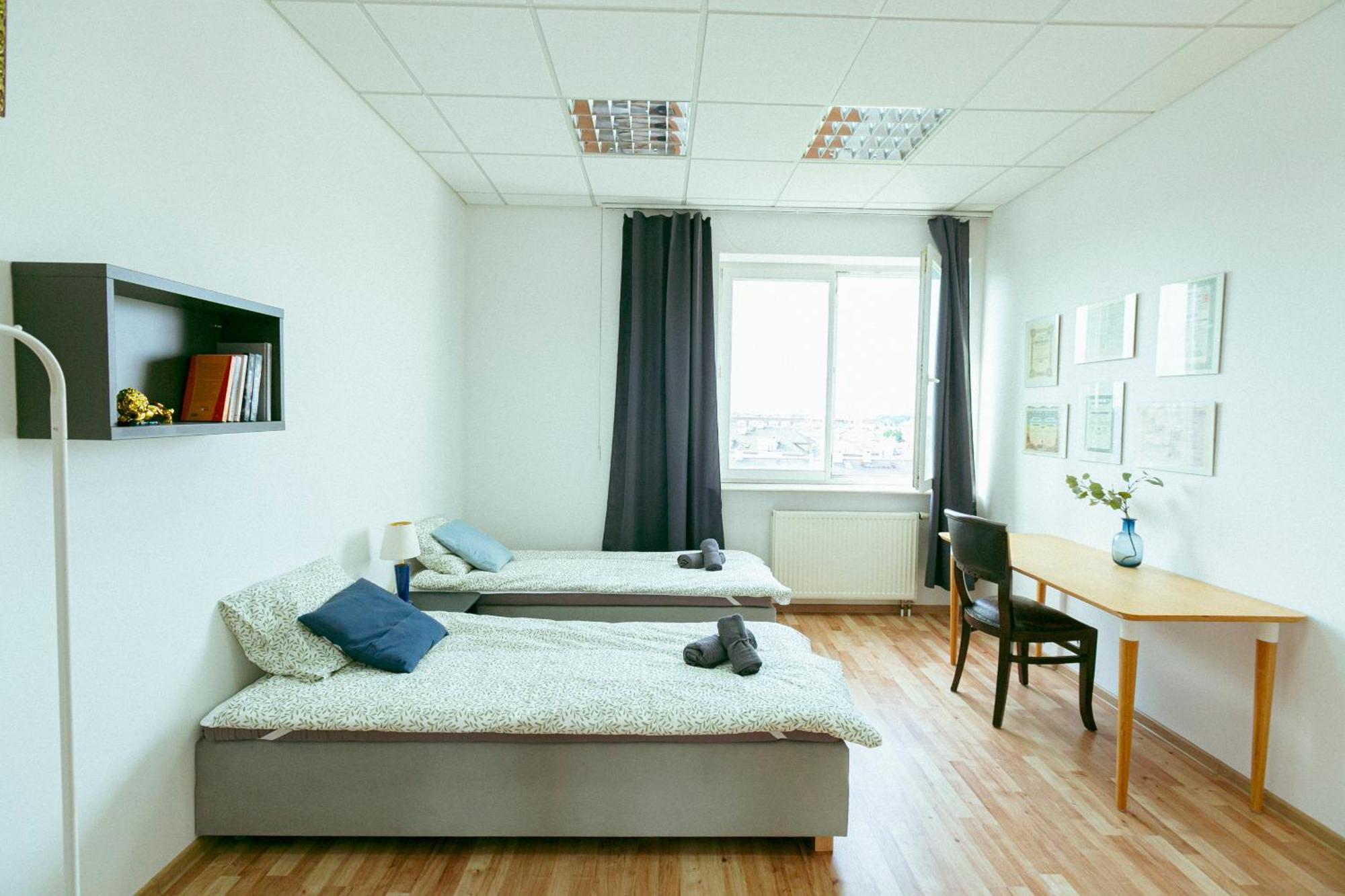 Hostel Metro Kabaty Варшава Экстерьер фото