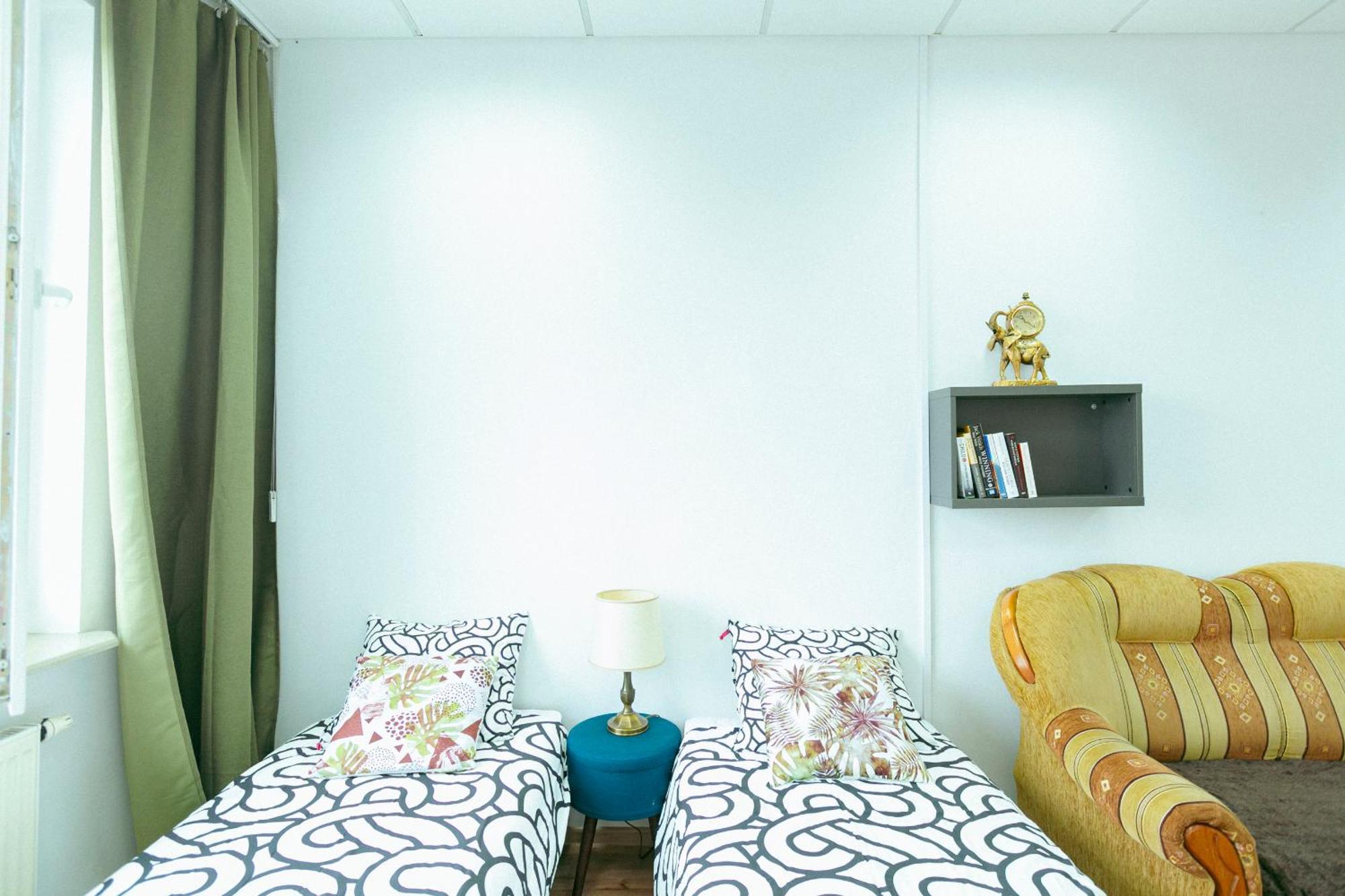 Hostel Metro Kabaty Варшава Экстерьер фото