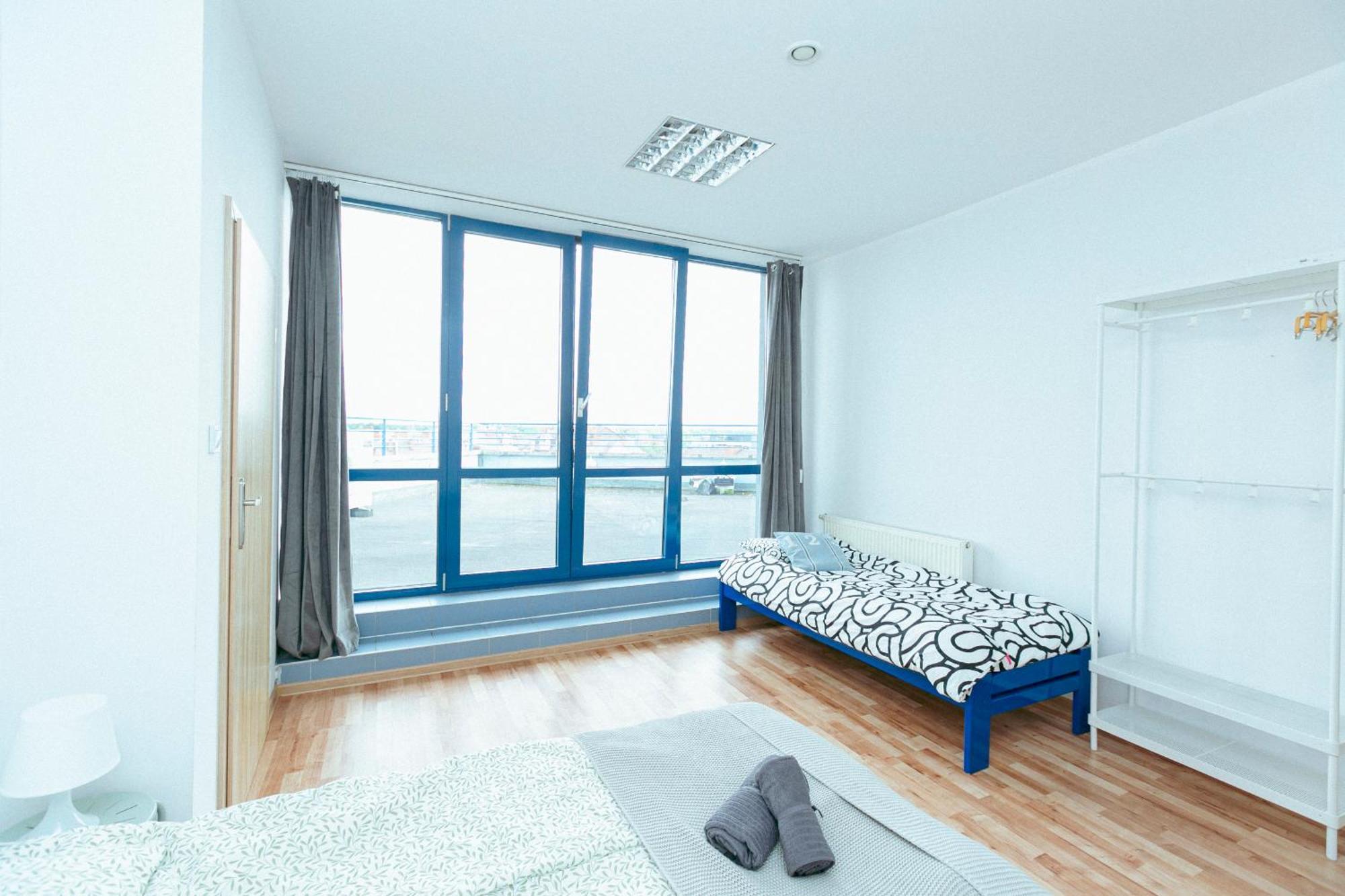 Hostel Metro Kabaty Варшава Экстерьер фото