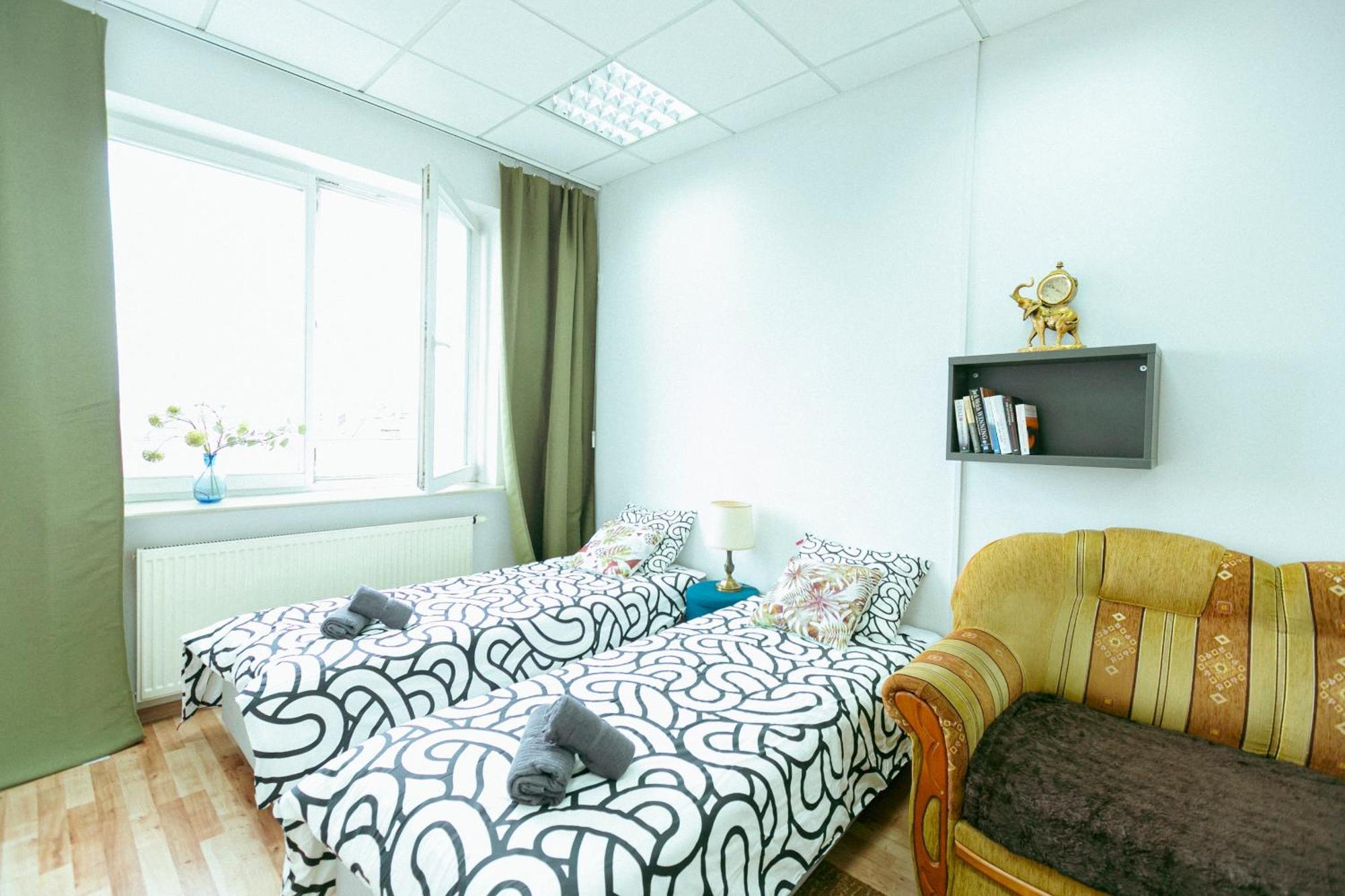 Hostel Metro Kabaty Варшава Экстерьер фото