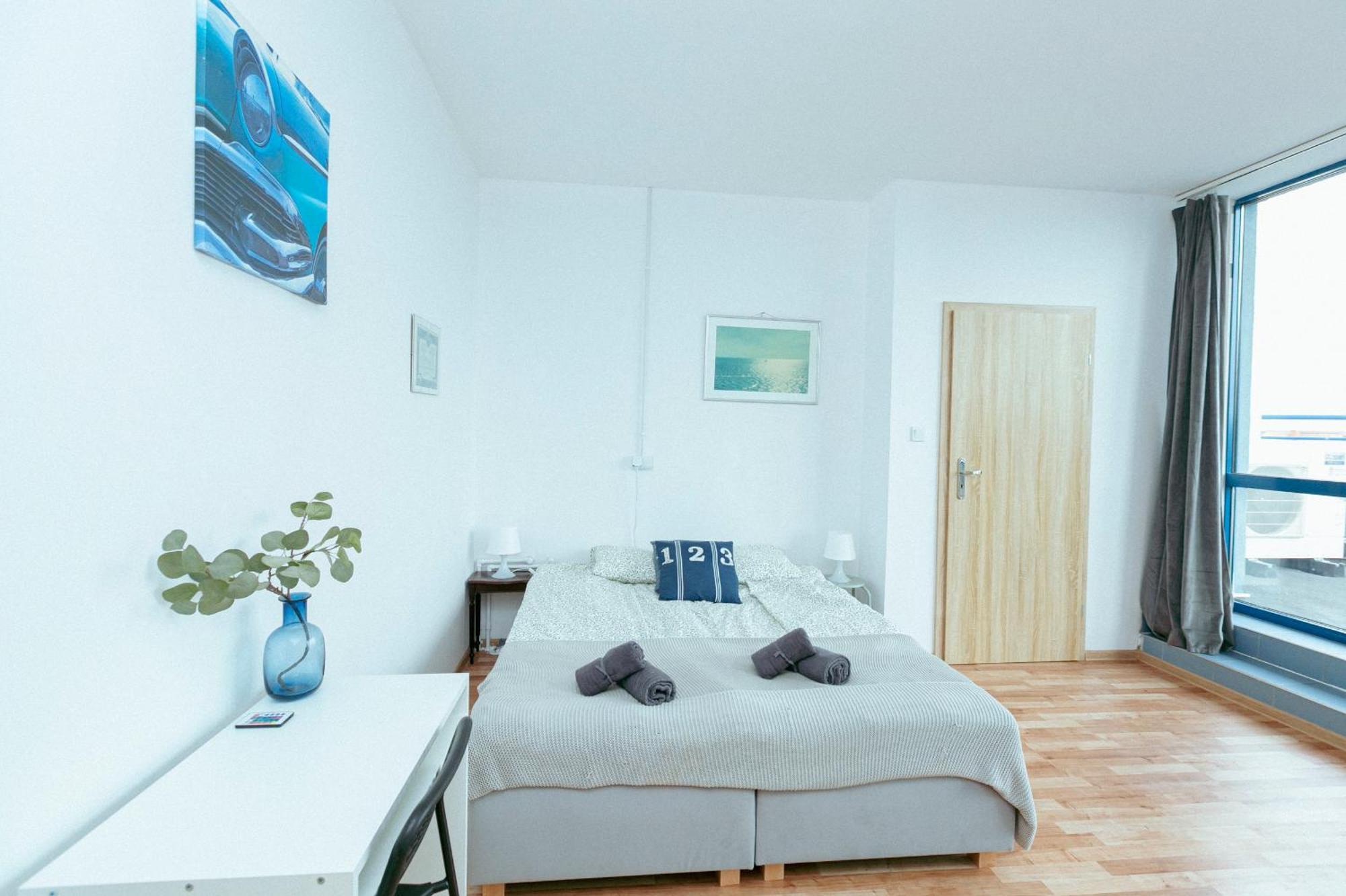 Hostel Metro Kabaty Варшава Экстерьер фото