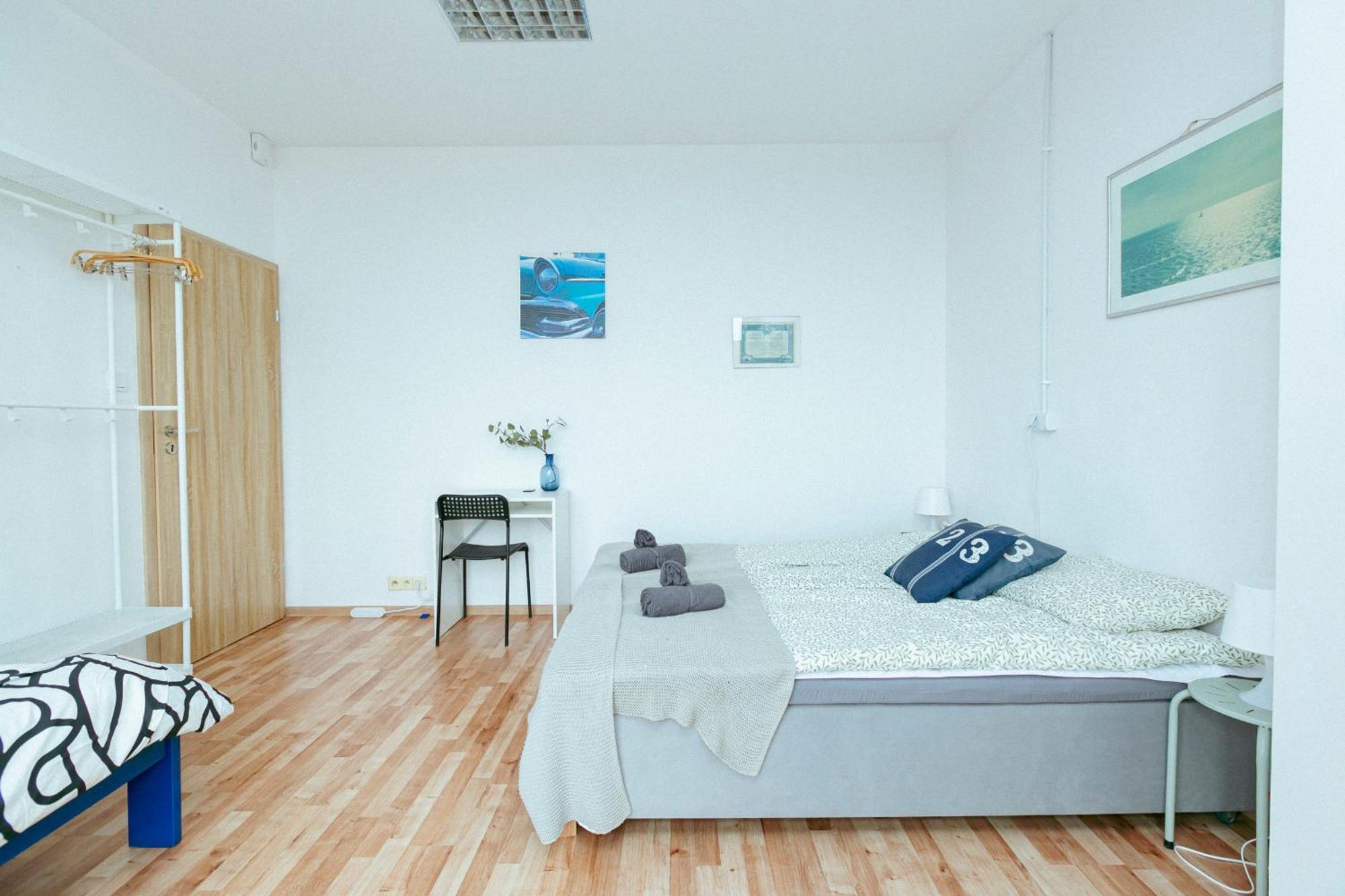 Hostel Metro Kabaty Варшава Экстерьер фото
